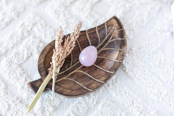 rose-quartz-crystal-yoni-strengthening-egg